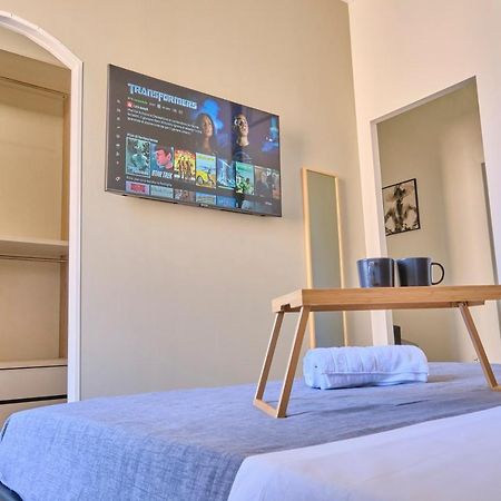 Monza-Centro Modern Flat Near Train Station Apartment Bagian luar foto