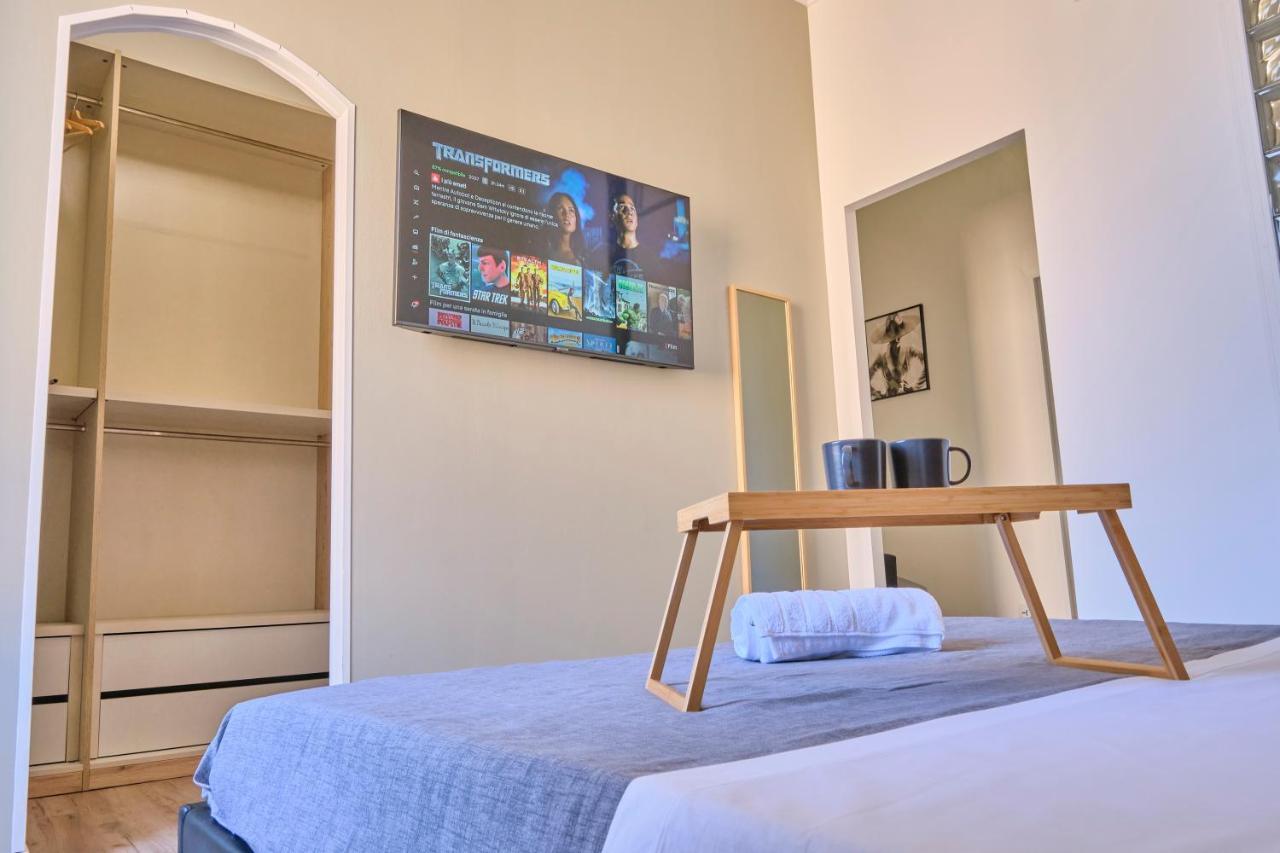 Monza-Centro Modern Flat Near Train Station Apartment Bagian luar foto